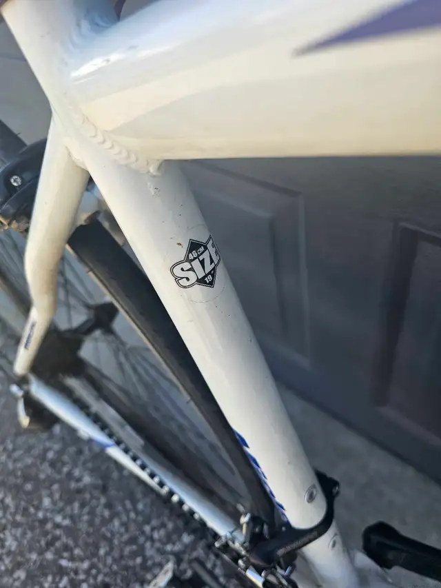 Miele Uno Road Bike  in Road in City of Toronto - Image 6