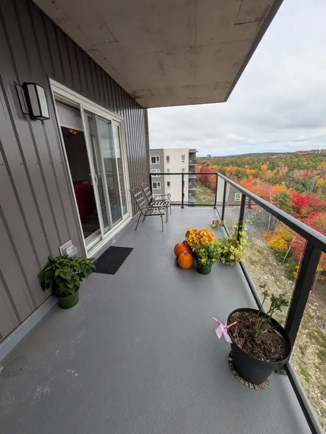 BEDFORDS BEST VALUE !  LUXURY 3 BDRM VIEW PLUS