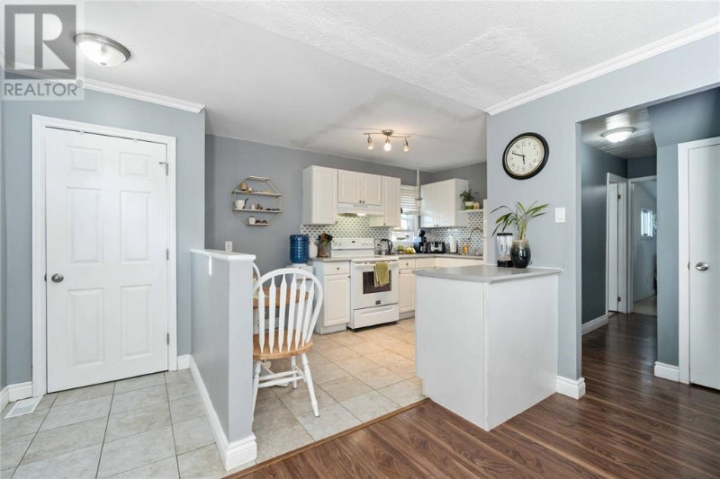 Large Full House 3 bed 2 bath house in a great neighborhood Long Term Rentals Sarnia Kijiji