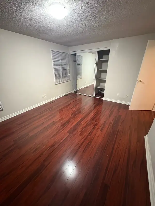Large Private Master Bedroom – Central Brampton 