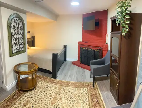 Cozy 1 bedroom basement + backyard for rent. Ground level, separate entrance. Suitable for 1 person...