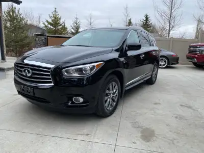 Immaculate 7 passenger SUV . Includes sunroof, nav , heated steering wheel as well as seats . Needs...
