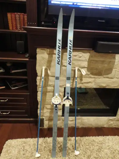 Teen Karhu Graphite 160cm Waxless 3Pin Cross Country Skis &Poles, View more