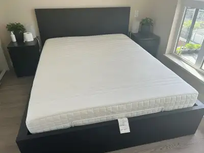 bed frame + mattress