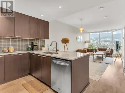 MODERN CONDO IN HART OF COQUITLAM CENTRE AMAZING VIEW