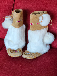 Vintage Beaded Leather & White Fur Mukluk 13"(Calf Height)