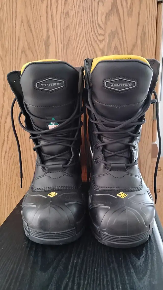 BOTTE DE TRAVAIL NEUVE TERRA CROSSBOW in Men's Shoes in Lanaudière - Image 2