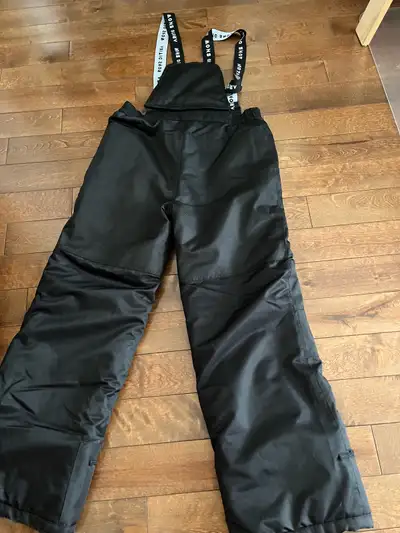 Boy’s snow pants size 14, View more