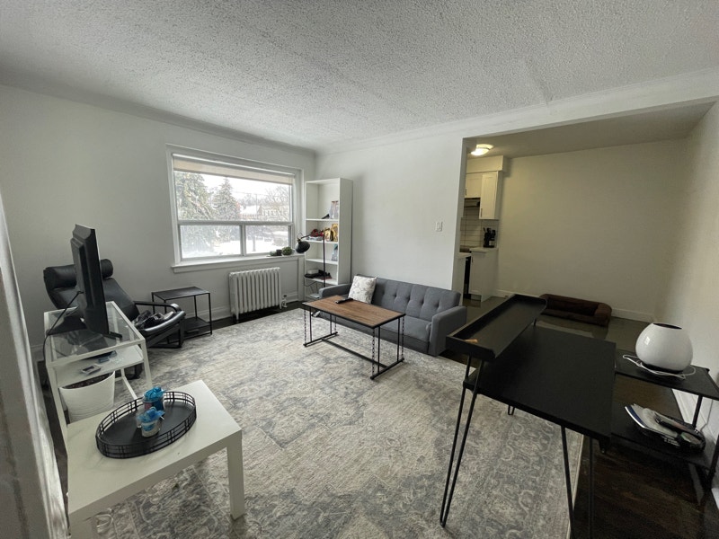 Forest Hill/Cedarvale Midtown Toronto 1 Bed 1 Bath Apartment Short