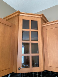 Kitchen corner cabinet