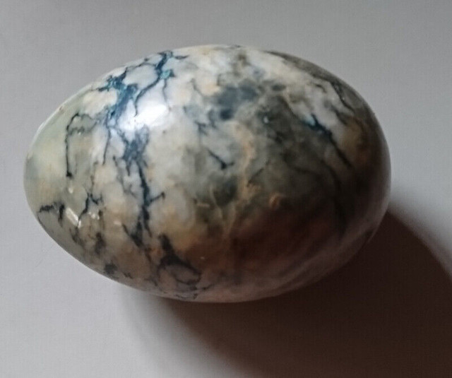 Vintage Gray/Green/White Marble Decorative Egg in Arts & Collectibles in Oshawa / Durham Region