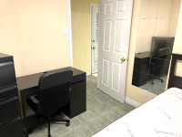 Furnished room for rent / Chambre mueblee a louer