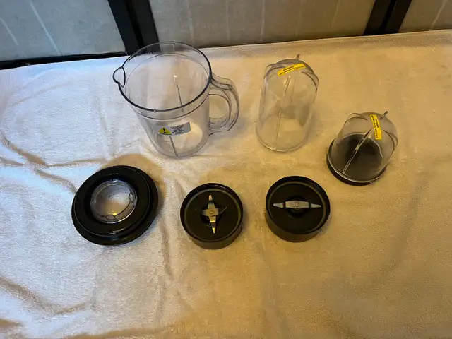 magic bullet blender blades and containers in Processors, Blenders & Juicers in Ottawa - Image 5