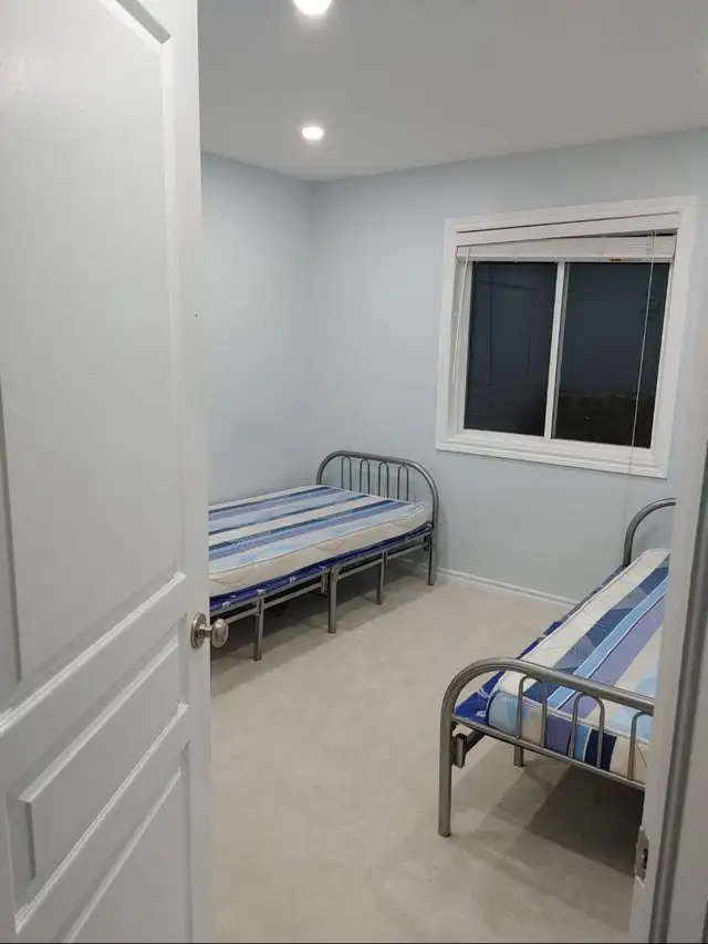 private room available 