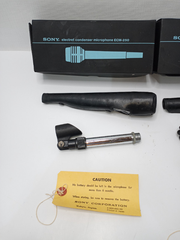 2 Vintage SONY ECM-250D Electret Condenser Microphones in General Electronics in Kitchener / Waterloo - Image 2