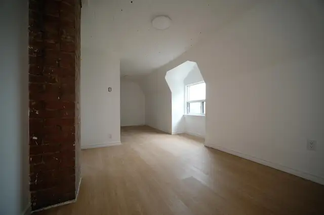 Bright & Beautiful 3-Bedroom @ Dupont & Christie in Long Term Rentals in Trenton - Image 8