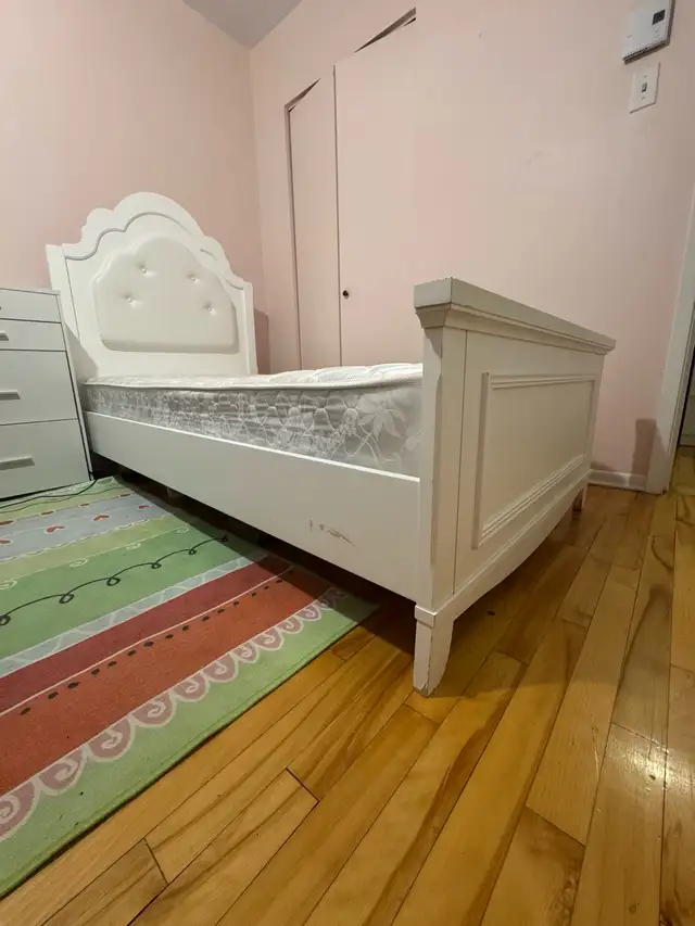 lit et matelas  in Bedding in Laval / North Shore - Image 3