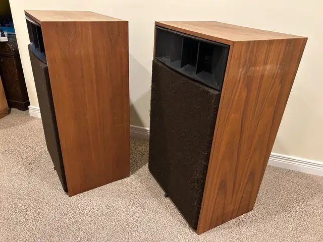Vintage Realistic Mach One Liquid Cooled Stereo Speakers in Speakers in Oakville / Halton Region - Image 4