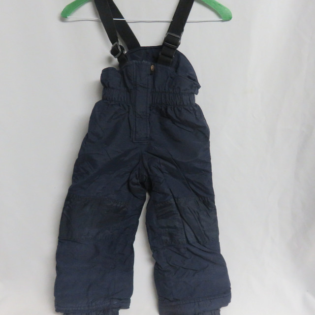 2 Pairs Snow pants Unisex 1 Black and 1 Navy Size 2 Years in Clothing - 2T in Red Deer - Image 4