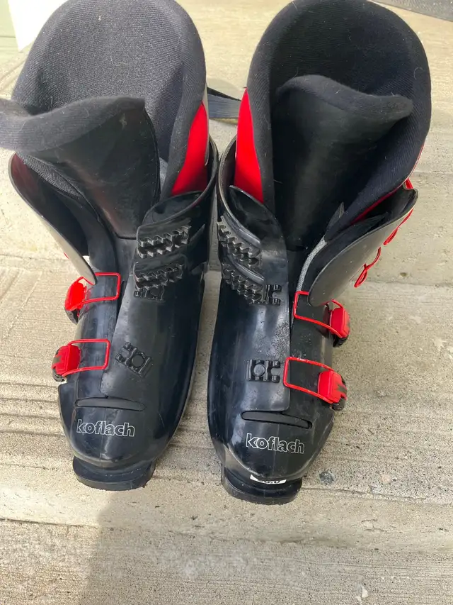 Men’s Vintage  Downhill Ski Equipment REDUCED in Ski in Calgary - Image 2