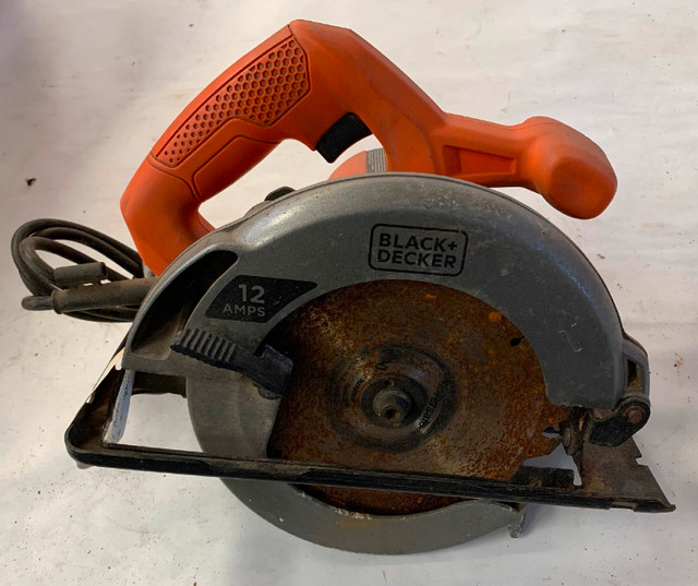 Black + Decker 7-1/4” Circular Saw for parts or repair in Power Tools in Strathcona County
