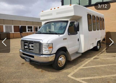 2008 Ford E450 Cutaway bus LOW KMS