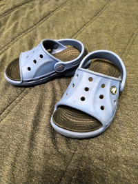 Crocs Sandals size 6-7T EUC