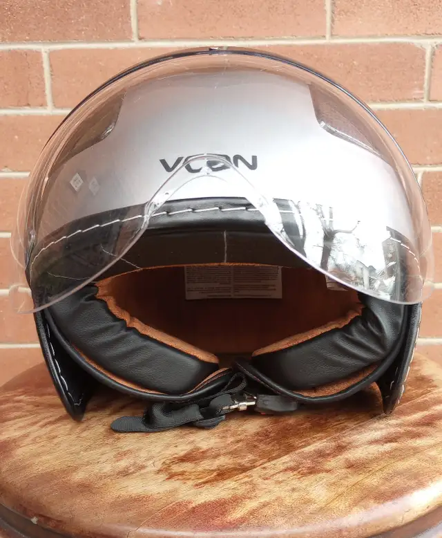 5 VCAN Copper Motorcycle Helmets – DOT Certified in Other in Mississauga / Peel Region - Image 6