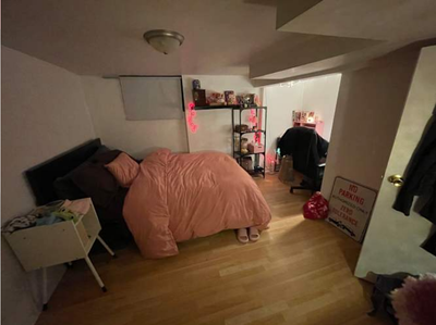 the room is unfurnished. 5 minute walk to Loblaws! 10 minute walk to metro (student discount EVERY D...
