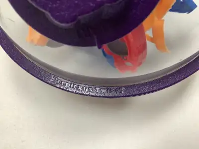 Boule d’agilité en très bon état. Marque: Perplexus Modèle: Twist