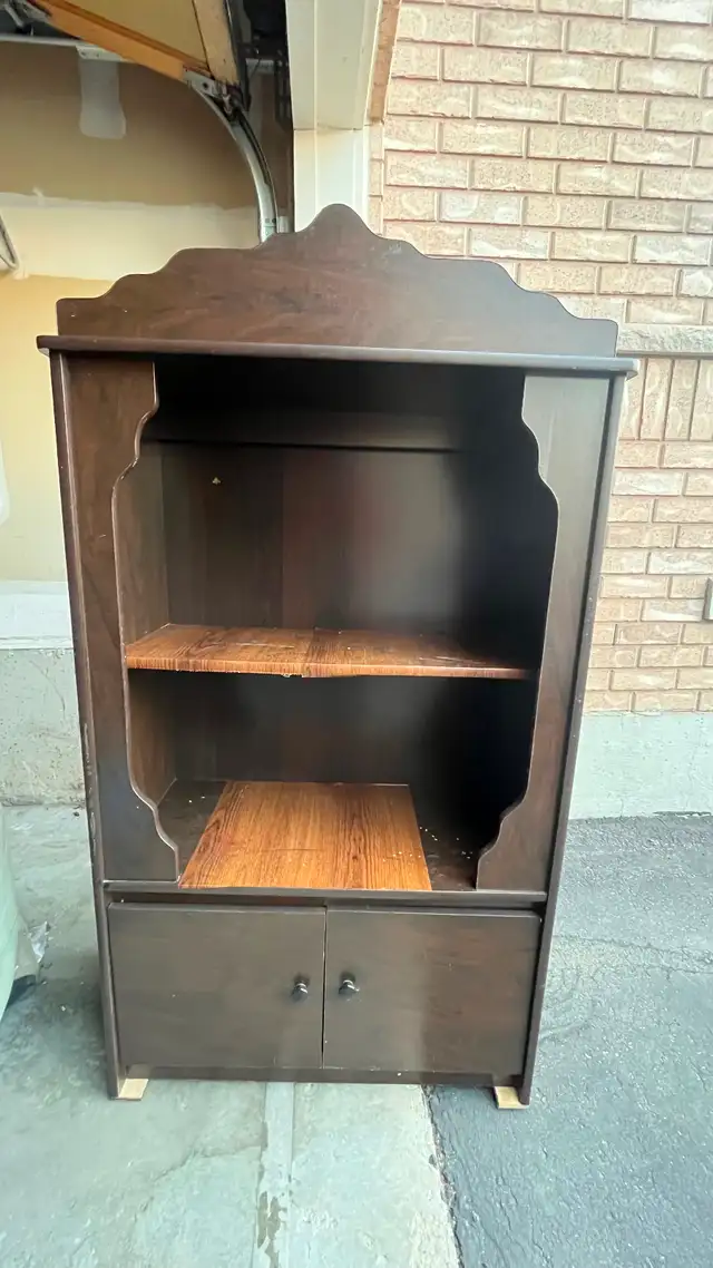 Dark Wood Hutch Cabinet in Hutches & Display Cabinets in City of Toronto - Image 4