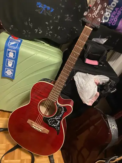 Takamine EG440CSTRY acoustic electric guitar for sale. Excellent condition. Comes with hard shell ca...
