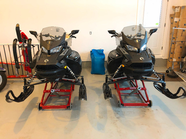 2 X 2019 skidoo Renegade 900 Ace in Snowmobiles in Napanee