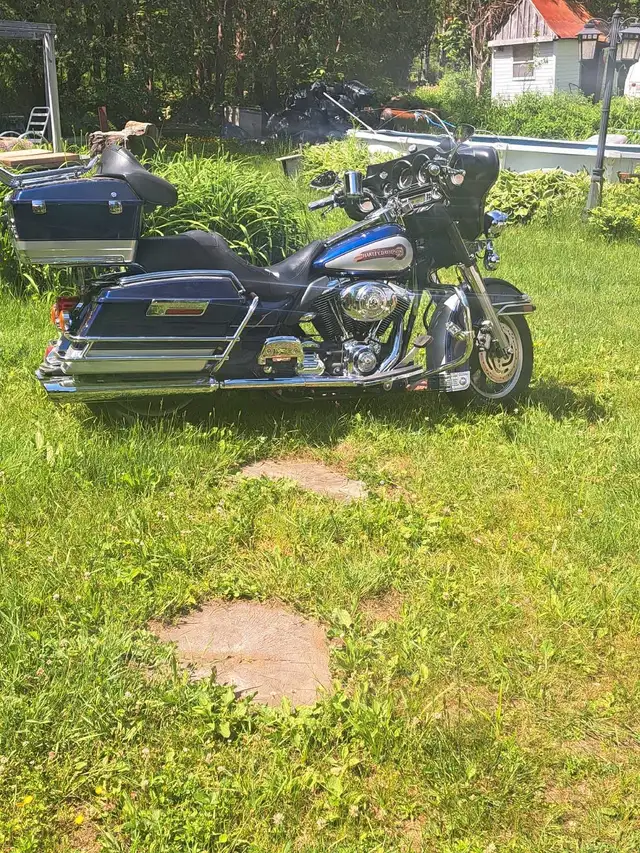 moto harley davidson in Touring in Laurentides - Image 8
