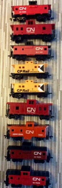 Train électrique HO Cabooses CN et CP Center CARS