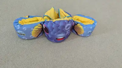 Kids Life Jacket/ Puddle Jumpers – 3 Available, View more