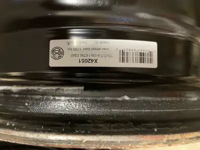 16 inch rims came off Kia Sedona. But will fit other vehicles with bolt patterns 6-139.7. Decent sha...