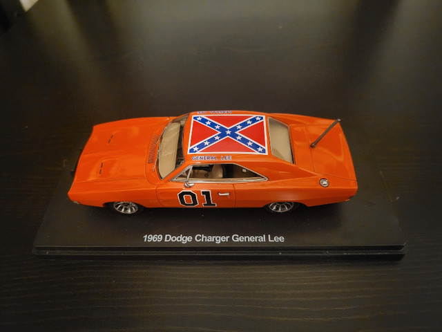 Auto World - 1969 Dodge Charger General Lee - Read Description in Toys & Games in Mississauga / Peel Region - Image 2