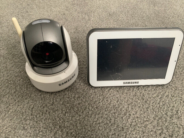 Broken - Samsung baby monitor - for parts only in Gates, Monitors & Safety in Ottawa
