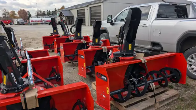 3 Point Hitch Snowblowers, Several Sizes Available to Order in Snowblowers in Stratford - Image 5