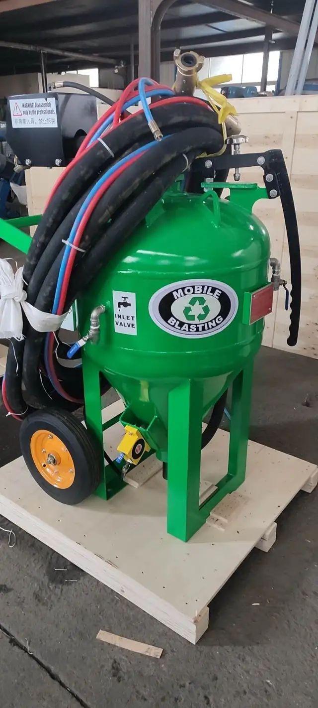 DUSTLESS BLASTING MOBILE BLASTING Db 500 Sand Blaster  in Other in Saskatoon - Image 2