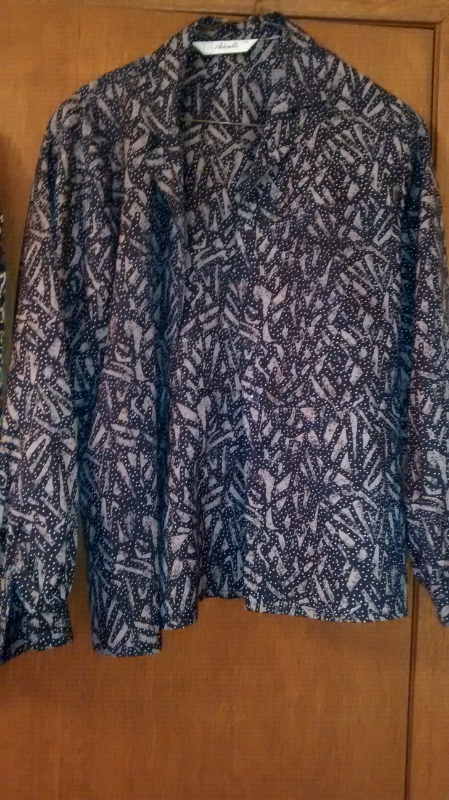 Women's Clothing  in Women's - Tops & Outerwear in St. Catharines - Image 3