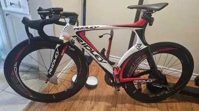 Well maintained TT bike converted to ROAD BIKE Full Carbon 10 speed 53 CM SRAM RIVALS SHIFTERS SHIFT...