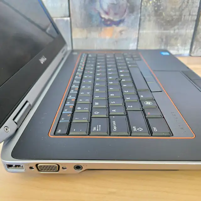 Laptop Dell Latitude | Intel i5 | 8 Gb RAM | 128 Gb SSD in Laptops in Laval / North Shore - Image 8
