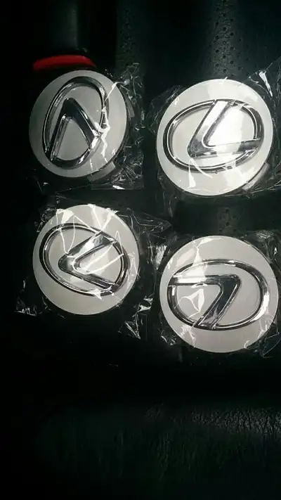 Lexus Wheels OE fitment Centre caps 62 mm dia only fit OEM Lexus or Toyota rim set of 4 For RX IS ES...