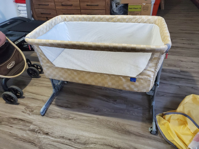 ZIBOS Ala Bedside Crib/Bassinet (With Travel Bag) in Cribs in Charlottetown