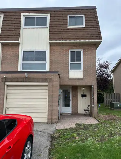 Big spacious room with walk in closet and private washroom available for rent rent is 500 per person...