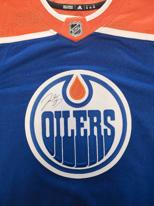 Signed Oilers jersey  in Hockey in Edmonton - Image 3