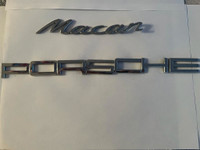 Porsche Macan Emblem 