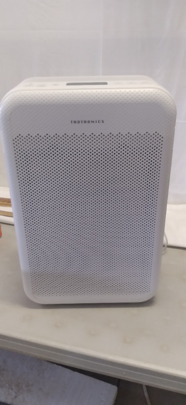 TAOTRONICS AIR PURIFIER HEPA FILTER in Health & Special Needs in Sarnia - Image 3